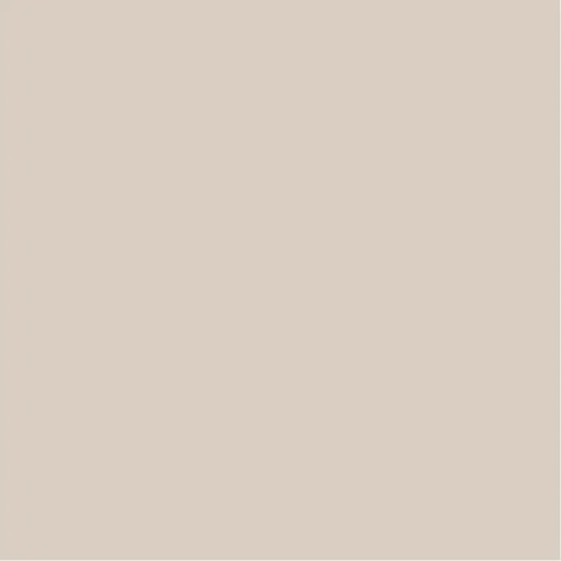 Toile tendue murale T29- Réf. Beige sable, posée dans un intérieur