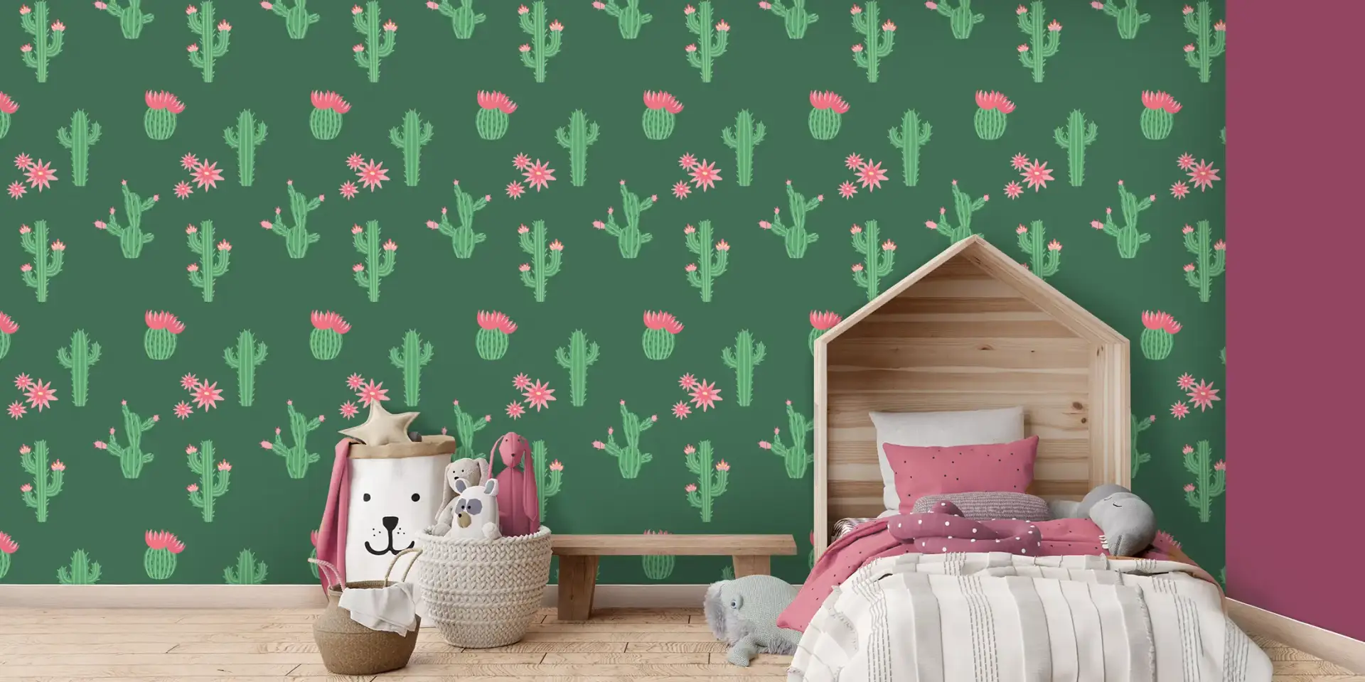 Toile tendue murale Cactus en folie, posée dans un intérieur